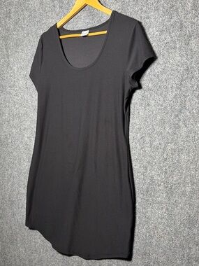 No Boundaries Black Scoop Neck Short Sleeve Tee